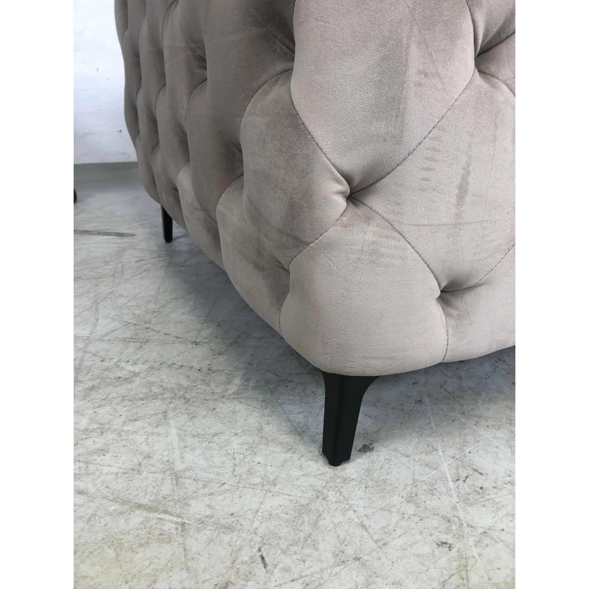 Bella sofagruppe fra A-Møbler, 3+1+1-seter i lys beige velur - Image 5