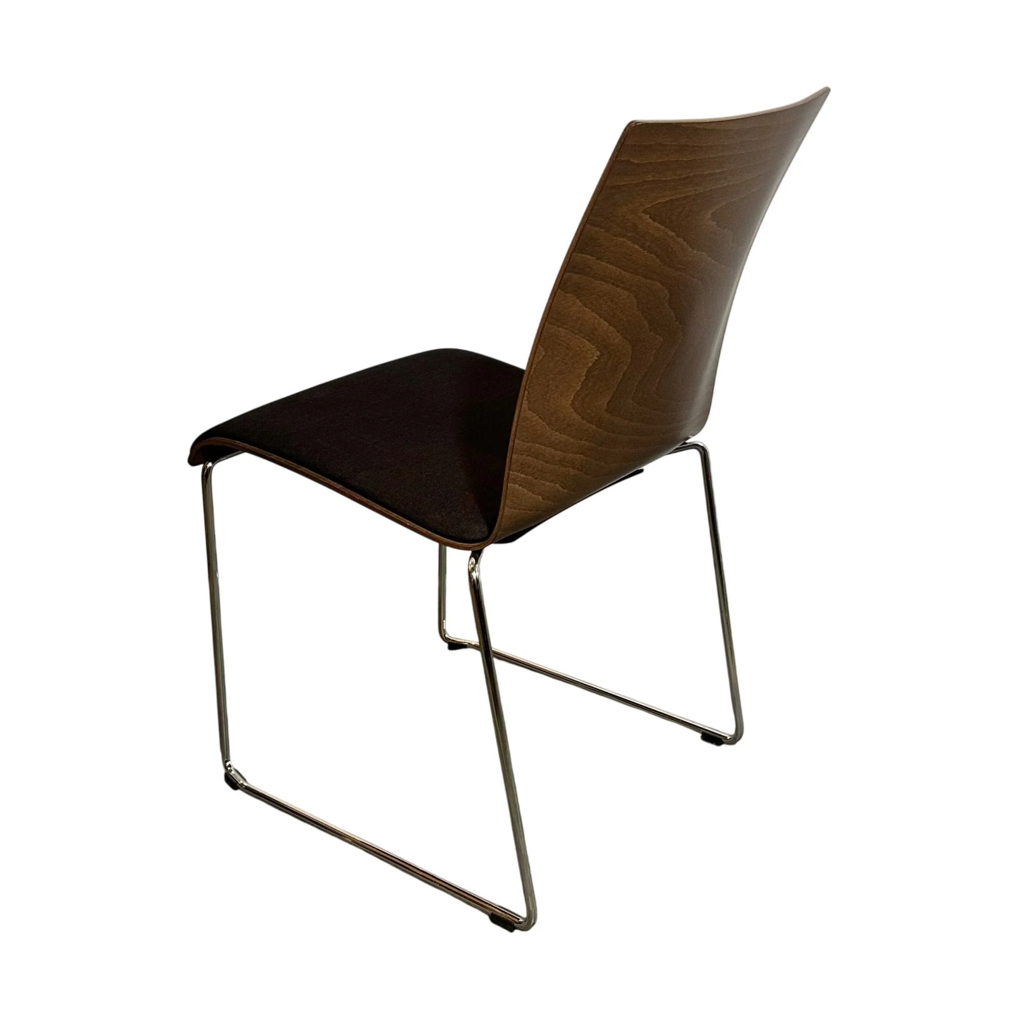 Brunner møtestol med treramme - Image 3