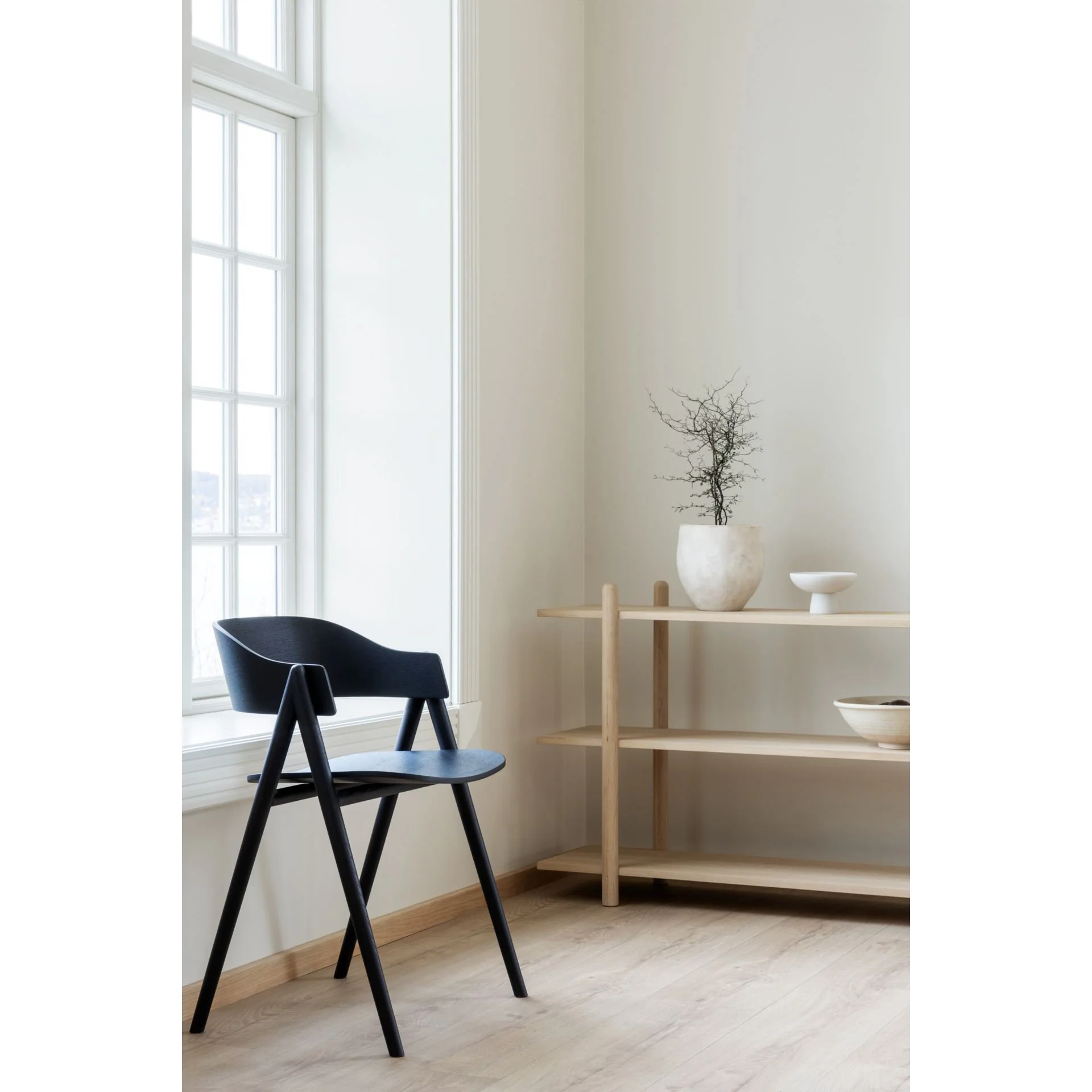 Hennie spisestol fra Kid, svart eik - Image 3