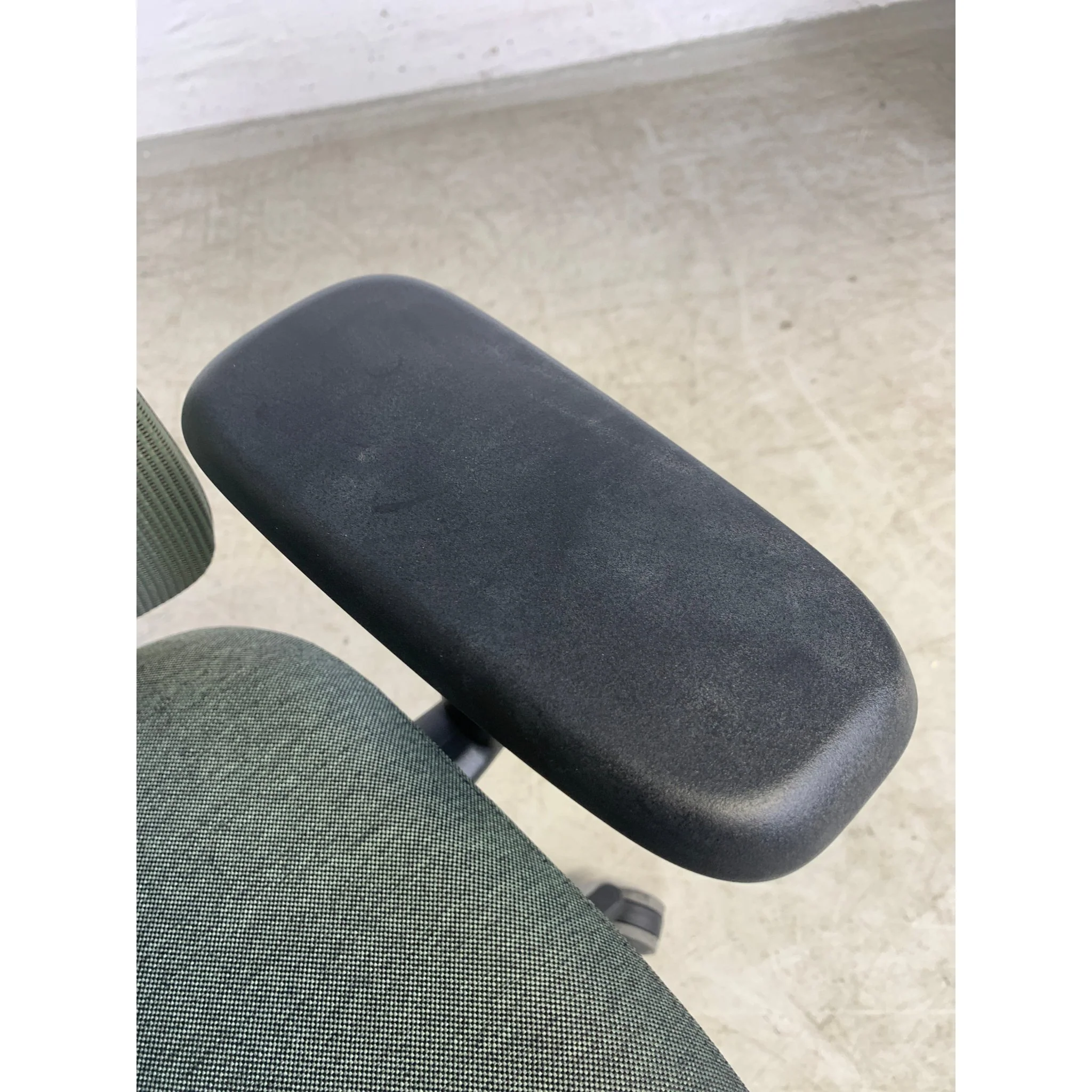 Herman Miller Verus, Hemlock Green - Image 8