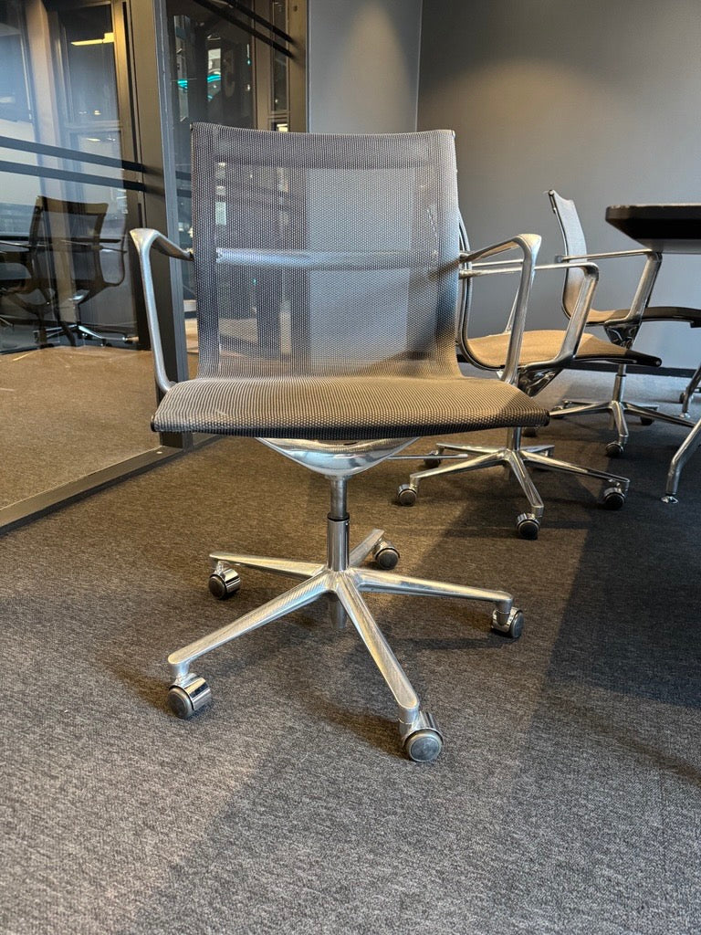 ICF møteromsstol, svart mesh, svingbar med hjul - Image 2
