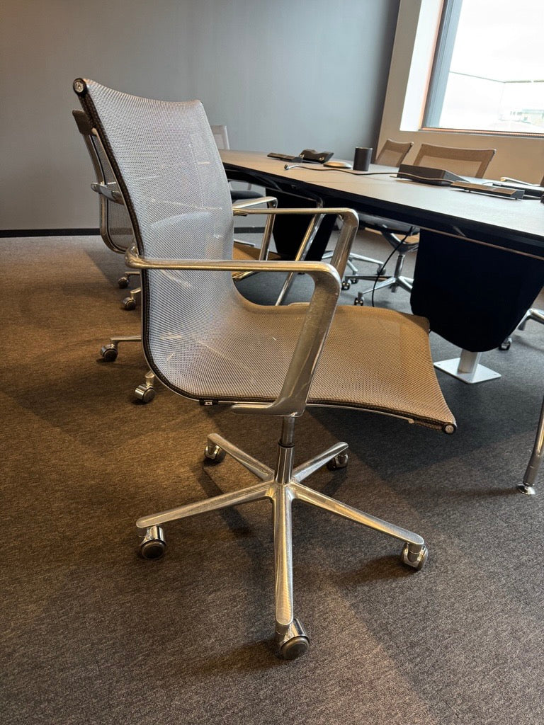 ICF møteromsstol, svart mesh, svingbar med hjul - Image 3