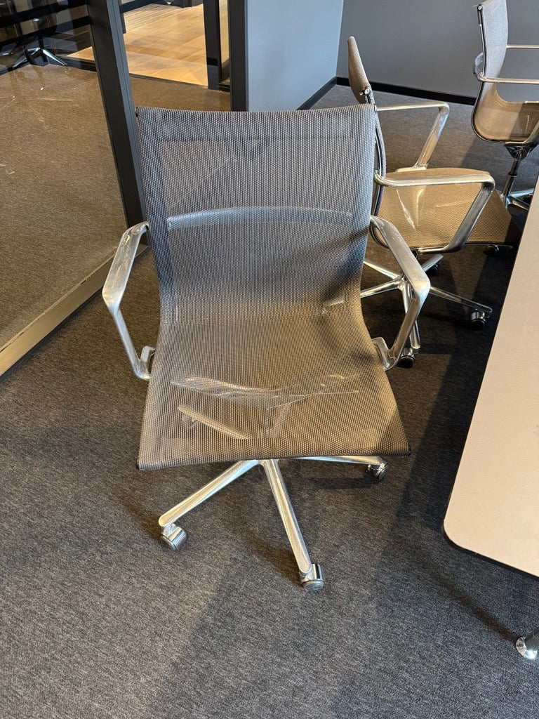 ICF møteromsstol, svart mesh, svingbar med hjul - Image 4