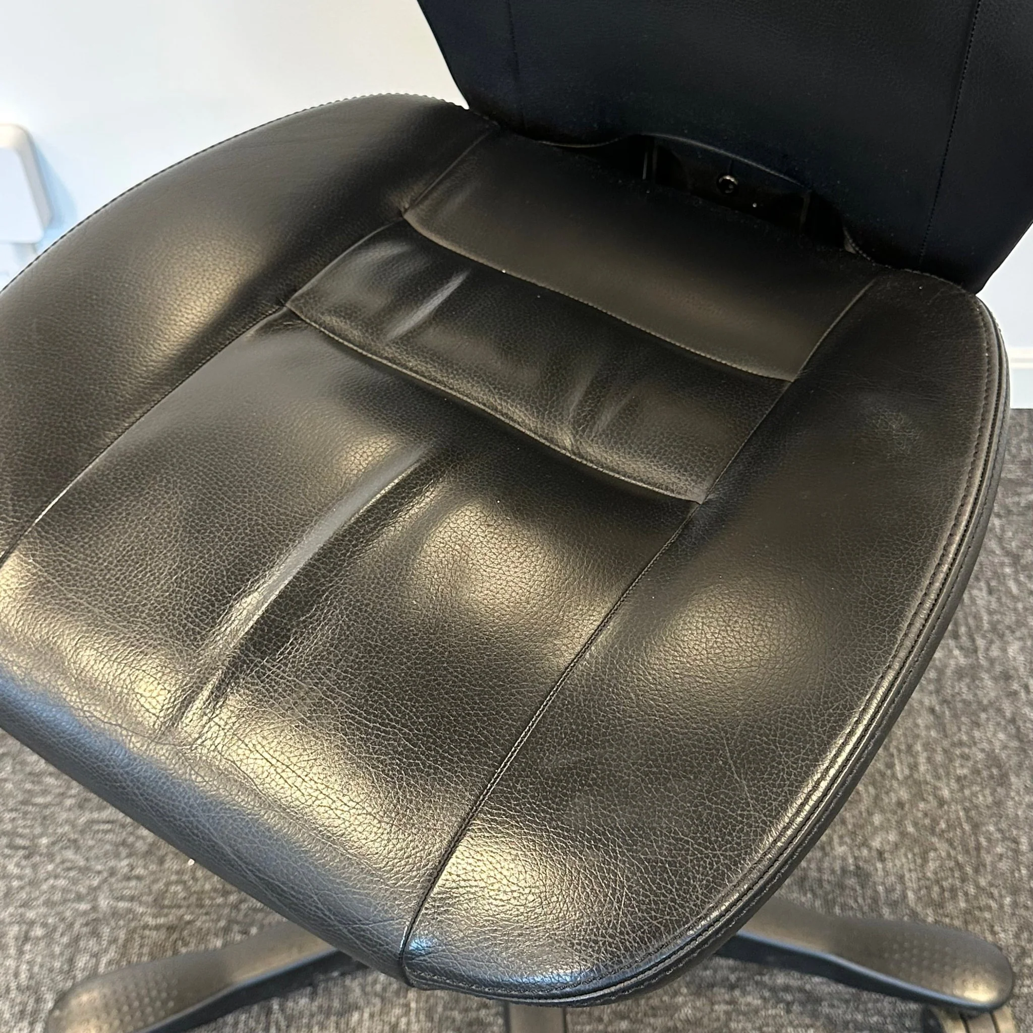 Kinnarps Synchrone 8000 kontorstol, sort skinn - Image 6