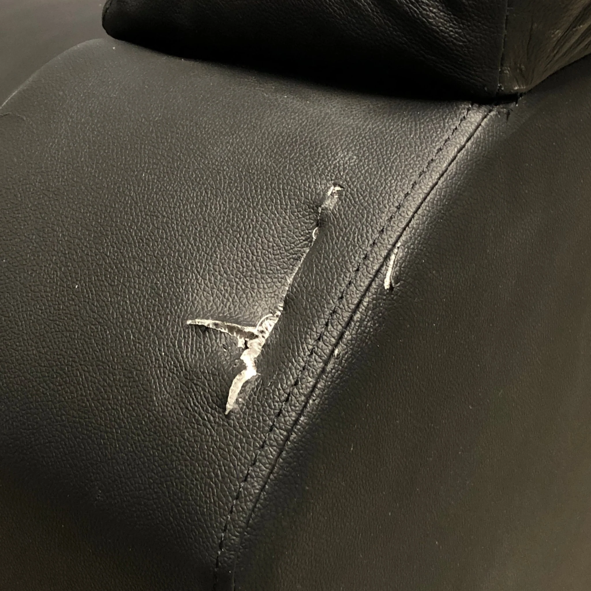 Mayfield 2-seter sofa fra A-Møbler, hud/PVC - Image 2