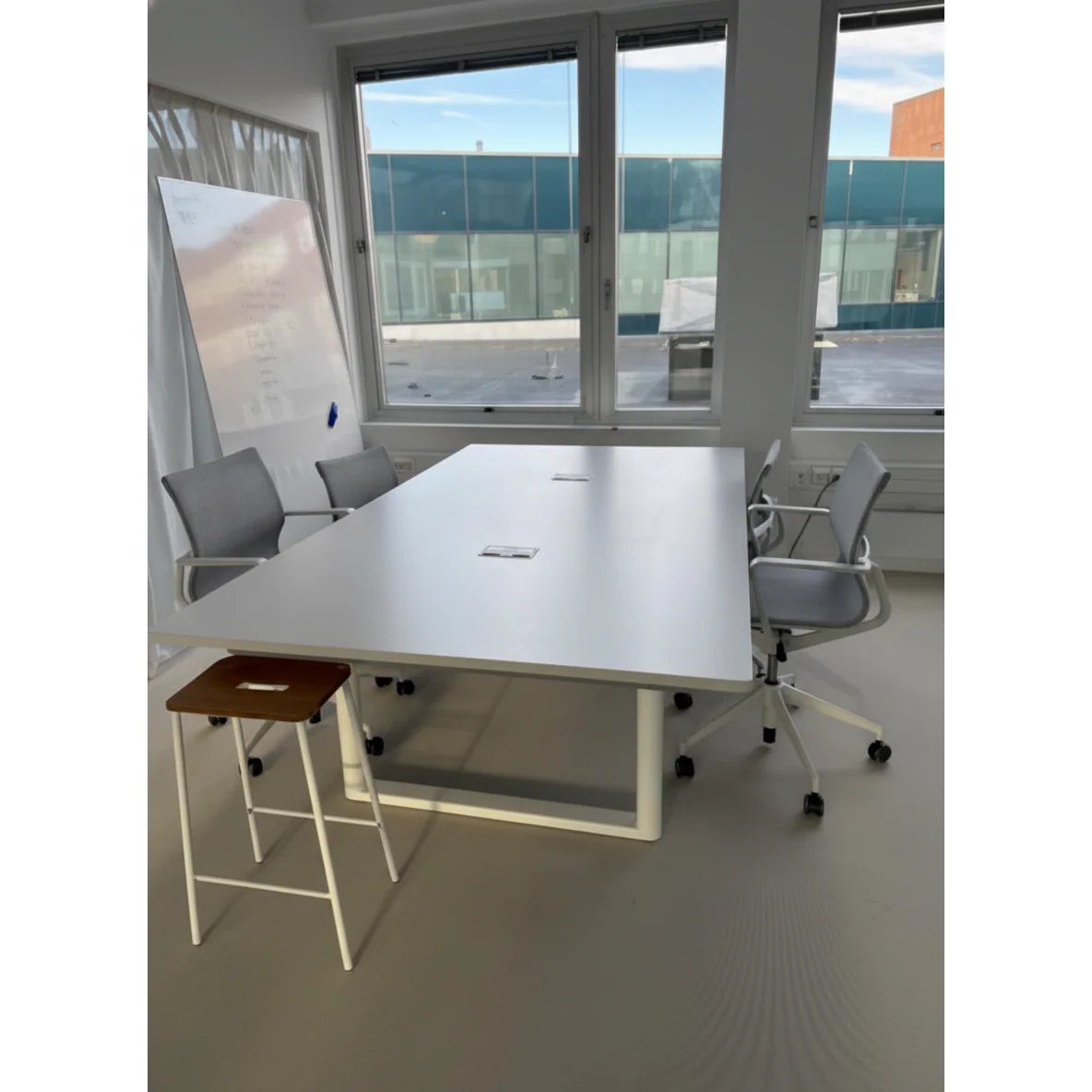 Tyde 1 møtebord fra Vitra, hvit laminat, 240x140 cm